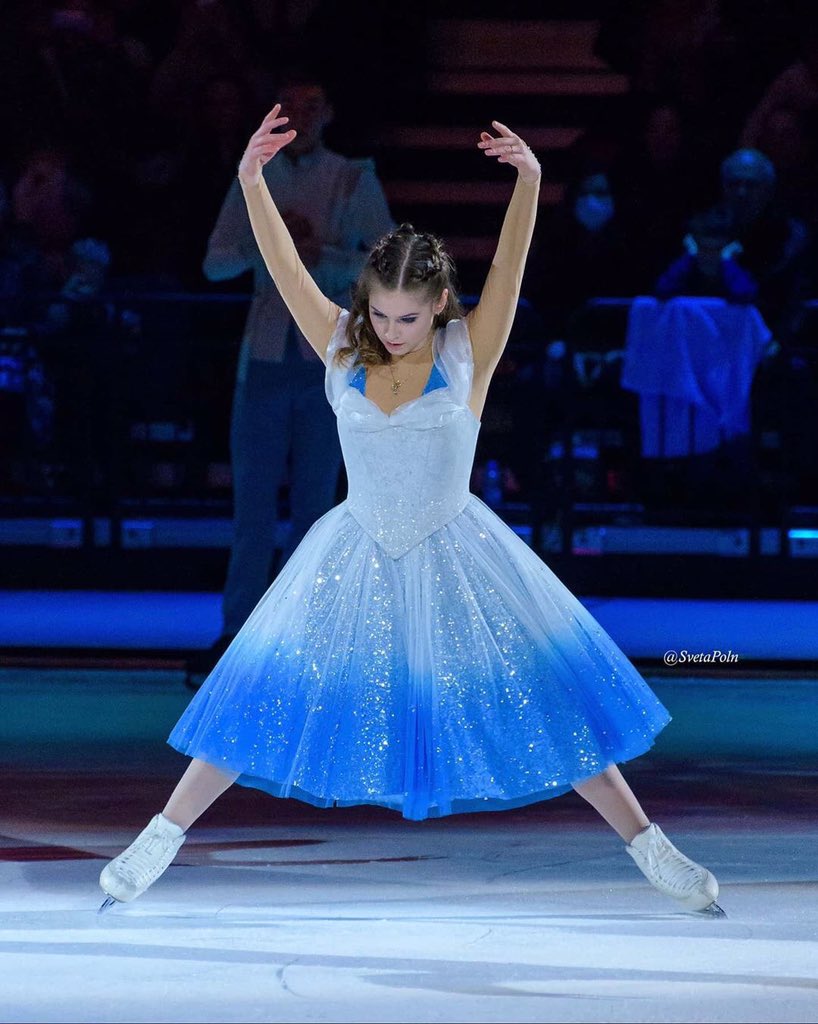Evgeni Plushenko, Julia Lipnitskaya.Cinderella and the Prince  @EvgeniPlushenko show ❤️photos by @SvetaPoln, image size:818x1024