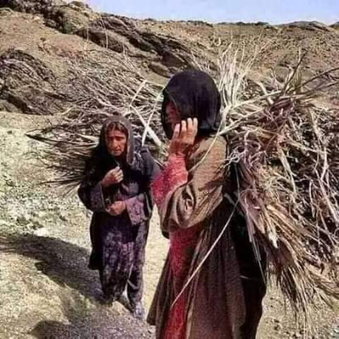 MuqeemKakar1's tweet photo. بلوچستان وہ بدنصیب صوبہ جہاں سے گیس نکل کر پنجاب سمیت پورے پاکستان کے کونے کونے سے لے کر آزاد کشمیر کے گلیوں تک پہنچ چکا ہے لیکن بلوچستان کے بلوچ پشتون کے بیشتر ضلعوں میں جوکہ 50 اور 100 کلو میٹر کے دوری پر ہے لیکن وہاں اب تک گیس دستیاب نہیں ہے
😭😭😭😭
#GiveRights2Balochistan https://t.co/Sc5CwQVHsn