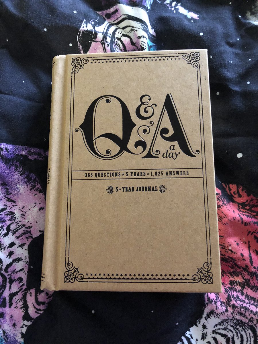 mrsbettysbooks's tweet photo. My Christmas gift to myself, because husband didn’t take the hint (the hint where I outright told him I wanted it). Can’t wait for jan 1st! 📚🖋 📖#5yearjournal https://t.co/OvfPRrKgjc