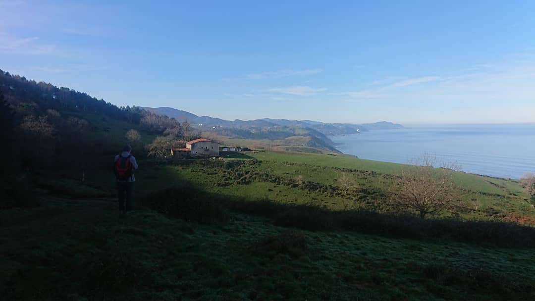 montseatx1975's tweet photo. Ederra gure kostaldea.... Debatik Zumaira @geoparkea #GR121 #Flysch #Deba #Zumaia https://t.co/5dSv9GD8Ta