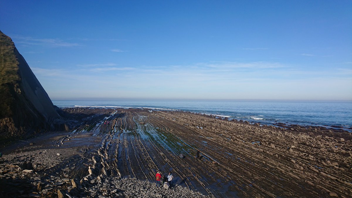 montseatx1975's tweet photo. Ederra gure kostaldea.... Debatik Zumaira @geoparkea #GR121 #Flysch #Deba #Zumaia https://t.co/5dSv9GD8Ta