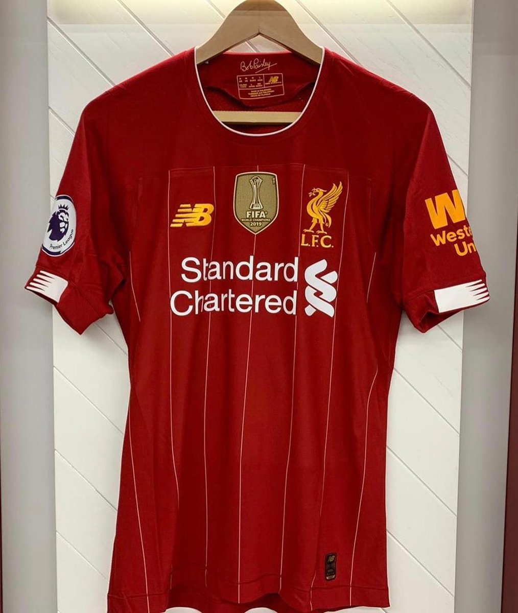 Instant Foot On Twitter Liverpool Va Jouer Aujourd Hui Avec Le Patch De Champion Du Monde Des Clubs Sur Son Maillot Pour La Premiere Fois De Son Histoire Cependant La