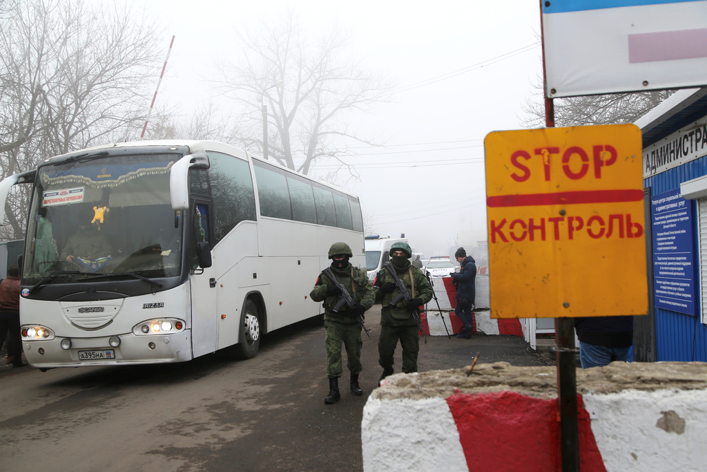 SwissMFA's tweet photo. Today, 2 years after the last large-scale exchange, more than 200 detainees related to the conflict in eastern Ukraine were released &amp; transferred. FDFA is pleased that it was able to play a significant role in the preparations towards this latest release➡️https://t.co/DBPpZdhLHN https://t.co/1nxc5bsrFC