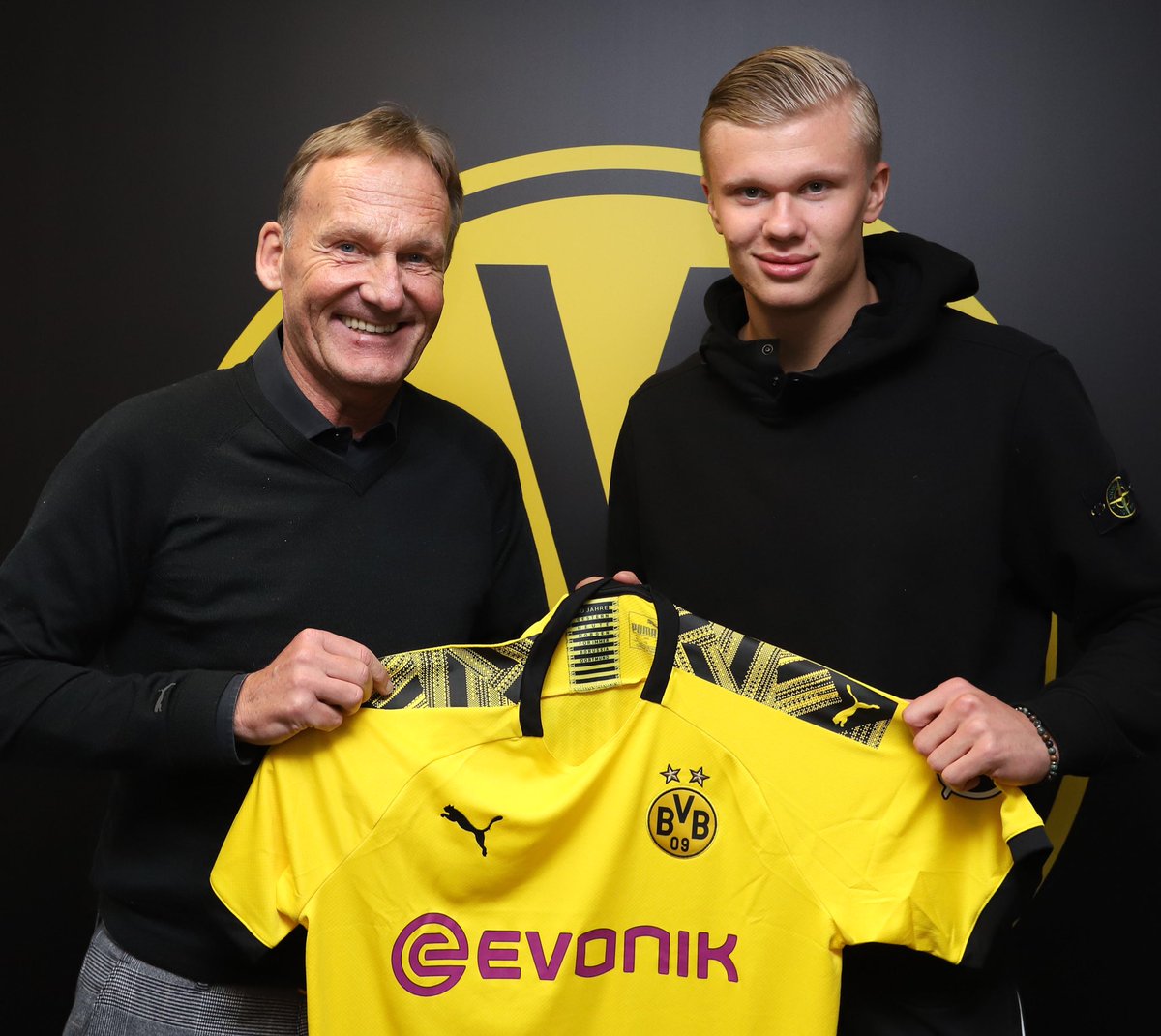 Borussia Dortmund Confirms Haaland Signing From RB Salzburg