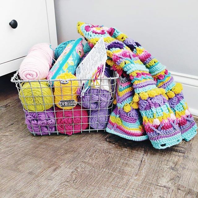 lifemadecreate's tweet photo. It's safe to say I'm obsessed #sophiesuniverse 
#crochet
#crochetersofinstagram
#handmade
#crochetblanket 
#onmyhook https://t.co/dyHaMp6ria https://t.co/L783AXH4u3