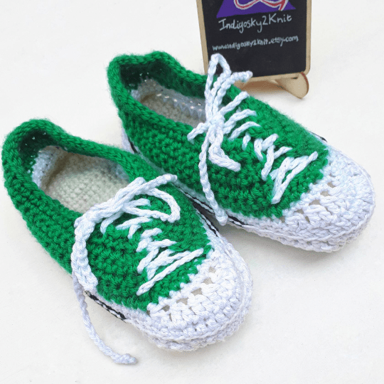 Indigosky2Knit's tweet photo. Green children’s slippers crochet trainer shoes https://t.co/mWDDFLR8FV https://t.co/y9fapTA0UU