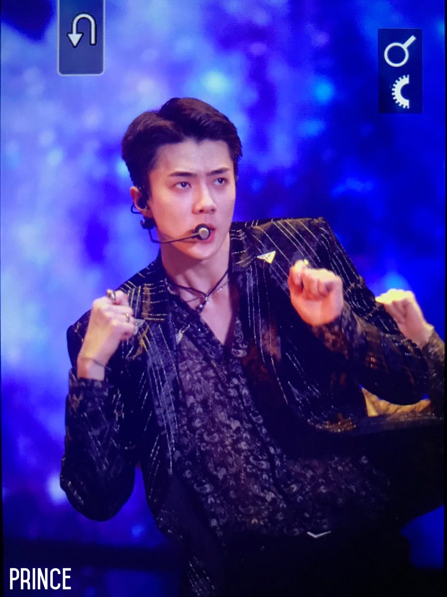 PrinceSehun412's tweet photo. 191229 ExplOration in Seoul
#EXO #SEHUN #세훈 
#EXplOrationDot #EXplOrationDotInSeoulD1 https://t.co/T6lRxDLdrx