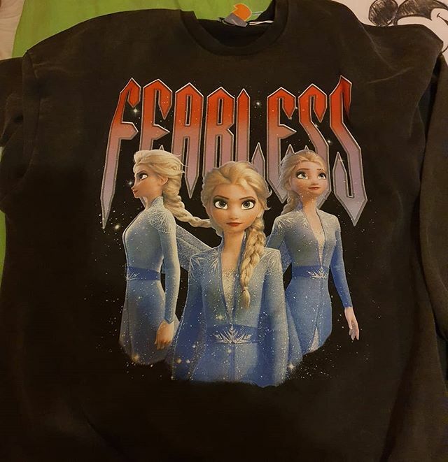 ForoNeverland's tweet photo. Otra sudadera que si, que no... que también para casa. De @bershkacollection
#disney #disneyshopping #disneyshopper #disneyinfluencer #influencer #disneyblogger #disneyoutfit #outfit #camisetasdisney #ropadisney #frozen2 #elsa #frozen #bershkadisneyclot… https://t.co/o67qdgZnep https://t.co/TAqOYmiKqs