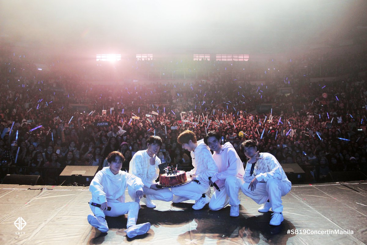 SB19Official's tweet photo. MANILA!
Isang nag-aalab na salamat para sa lahat ng A'TIN na nasa 2nd stop of our tour! 🔥

1st time naming mag-perform for almost 7,000 audiences that was held in Cuneta Astrodome, the biggest venue we had so far! 

See you on the 3rd stop, CDO!

#SB19ConcertinManila https://t.co/Go9vHy697n