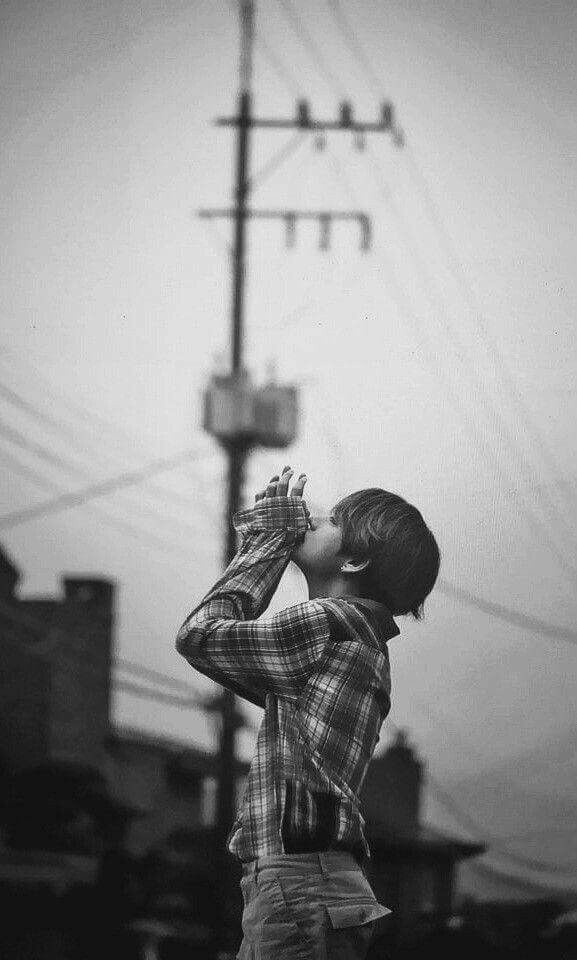 Gorna_SG's tweet photo. Happy birthday Taehyung-ssi!
I fell in love with your voice the first time I heard you in 4o'clock. You made all my 4am walks memorable, you gave me company. I hope you never walk alone. 보라해!💜 
#HappyTaehyungDay 
#Happytaetaeday 
#OURSCENERY_TAEHYUNG 
#Wintervante 
@BTS_twt https://t.co/RBKxTHQ5rC