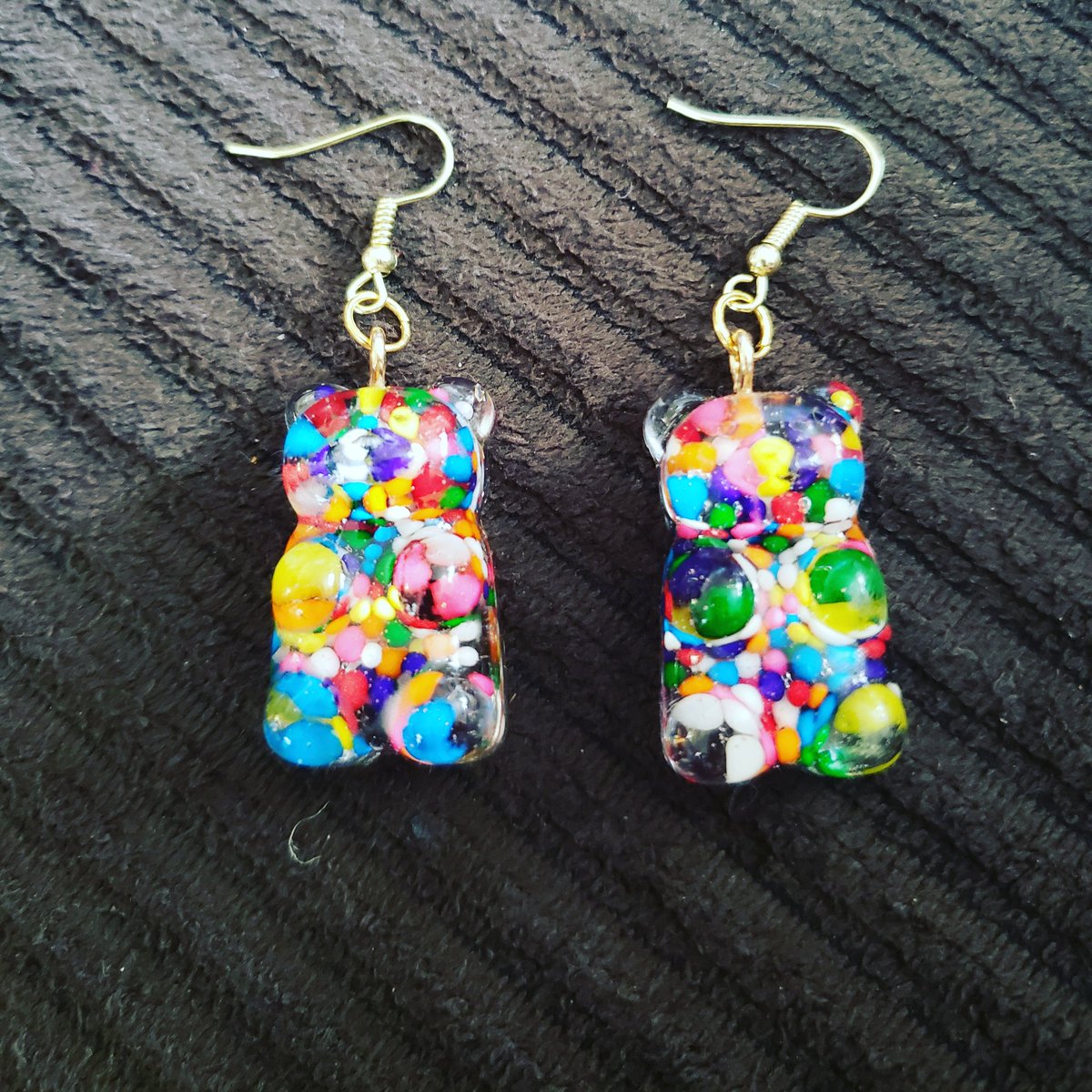 KandissCreation's tweet image. These gummy bears were created from resin also. #kandisscreations #anothercreation #anewcreation #resin #glitter #earrings #handcrafted #jewelry  #jewelrylover #jewelryobsessed #instamood #picoftheday #iphone