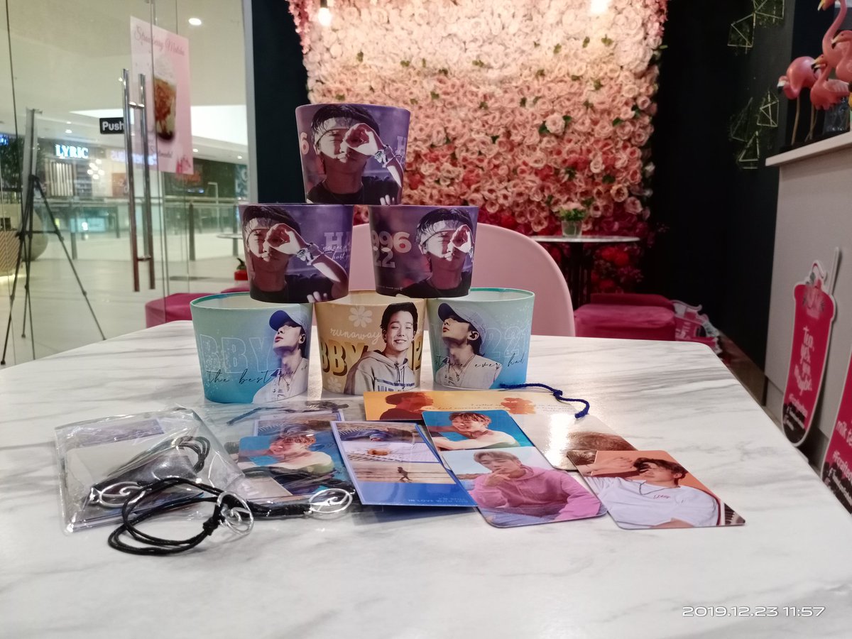iamlablita28's tweet photo. pahabol from @KIMBOBnation

another beautiful set for my colllection..thank you!

ps: sorry kay ate na maaga kong ginulo sa maagang pagdating

#HappyBOBBYDay #LoveAndFallBobbyDay
#BeautifulBOBBYDay https://t.co/VxiWTE6egd
