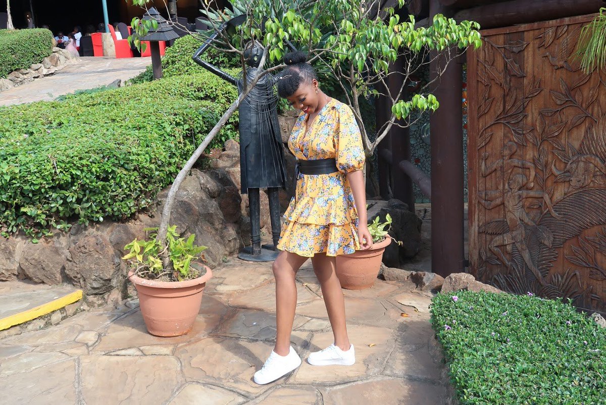 stephanienganga's tweet photo. Hey freeeennds🤗
NEW VIDEO ALERT!🚨
Last vlog of the year is up!🥳
I’m feeling abit emo but I’m so excited for 2020! And I’m so grateful for you freeeends💕🙈
*OUTFIT DETAILS*
Dress - @hiiii_style
Belt- @lc_waikiki
Shoes - @kicks_kenya_
#Roadto3ksubscribers https://t.co/bBpR6MzzXL