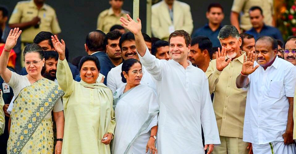 DineishR's tweet photo. "युद्ध मे कभी नही हारे हम डरते है छल छंदोसे हर बार पराजय पायी है अपने घर के जयचंदोसे " https://t.co/PTjHOvtcKp