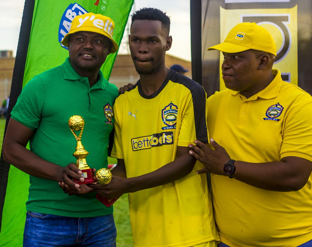 Mamelodicup's tweet photo. Goal Keeper of the tournament
Ntsimane Kedirile(Army Rockets) 

Top Goal scorer and player of the tournament

Malwande Natemba(Sejaka FC) https://t.co/4Sjt2tfDJN