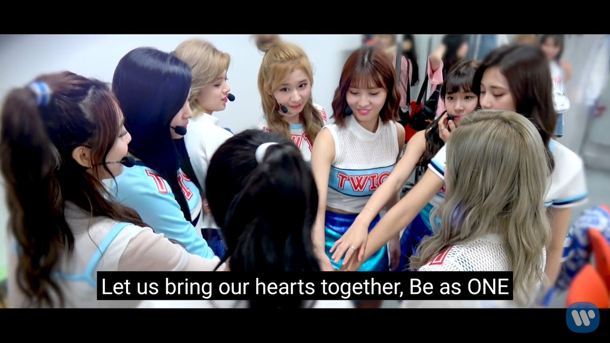 0423chaeng's tweet image. a crying tonight #BeAsOne