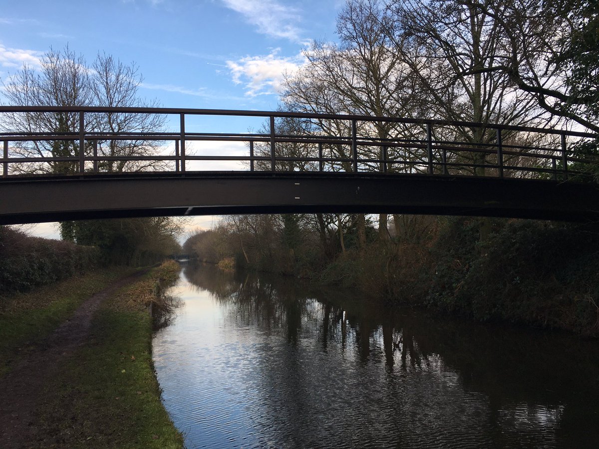 Kimburford74's tweet photo. Lovely afternoon to get out πreally mild and even some blue skies π!! @Shaz767 & I joined by M (9) today to burn some chocolate energy off ππ¬πππ«! @runr_uk @UKRunChat @MegaMeterRun #fuelledonselectionboxes #rural #cheshire #relaxation #balance #verymuddy #fitness #family https://t.co/0i5ezggpKN