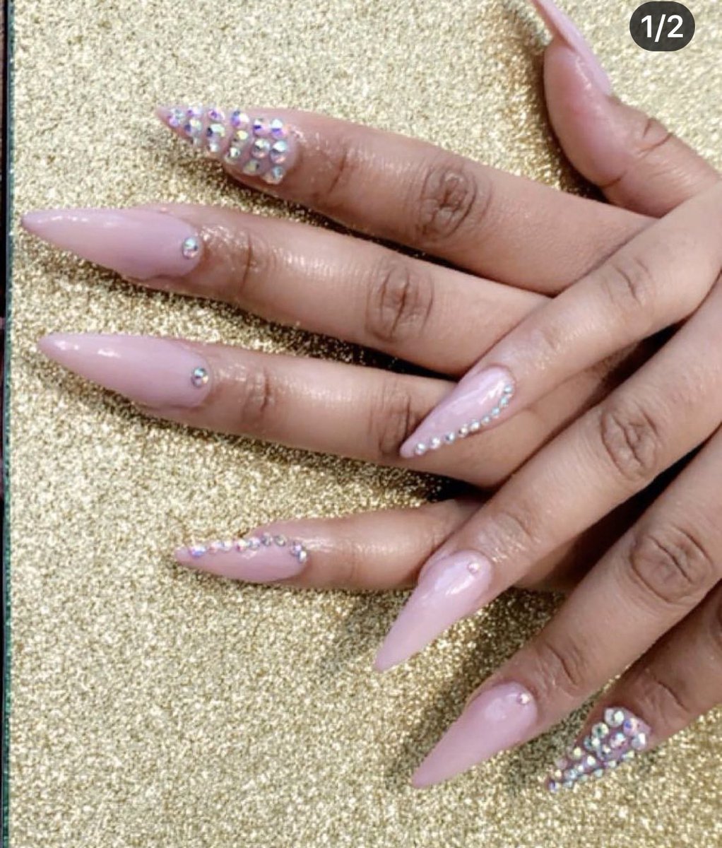 _CharmeB's tweet photo. Hey ladies! I’m looking to build my clientele in the DFW area I’m looking for nail models if your interested hmu (travel options included) https://t.co/2l95g8uRO3