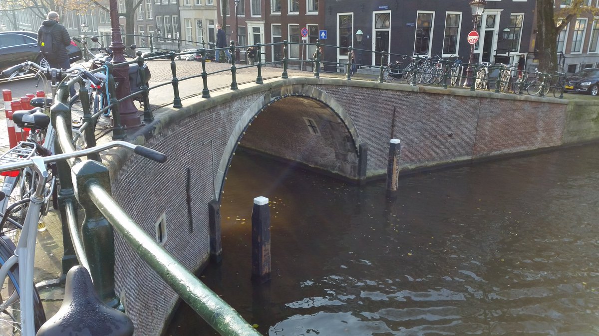 ThorLogical's tweet image. Structureel noodzakelijk onderhoud bruggen en kademuren Amsterdam lnkd.in/eHUFC-G