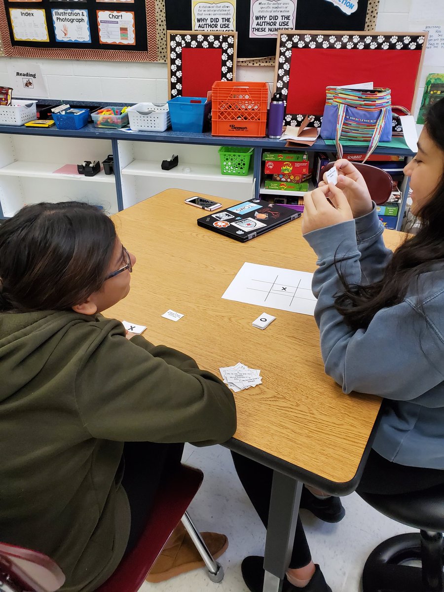SweatherlyYMS's tweet photo. Do you know the difference between a simple & compound sentence? Students used a Tic-Tac-Toe game to review today b4 our assessment. @BJanovjakYMS. #oneYMS #typesofsentences https://t.co/RbEAfEVmyn