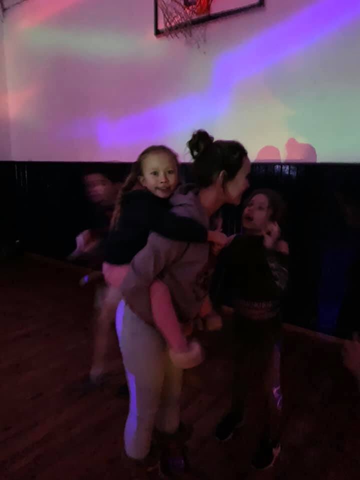ValeSLSC's tweet photo. The final nipper session of 2019 was so much fun - we had a disco followed by party food 🍟🧁 
So many achievements and friends made this year - we look forward to seeing you all again in 2020!! Wishing all our nippers a fantastic Christmas!! 🎅🏼🎄🎉🎁 https://t.co/XwOAZt2RSo