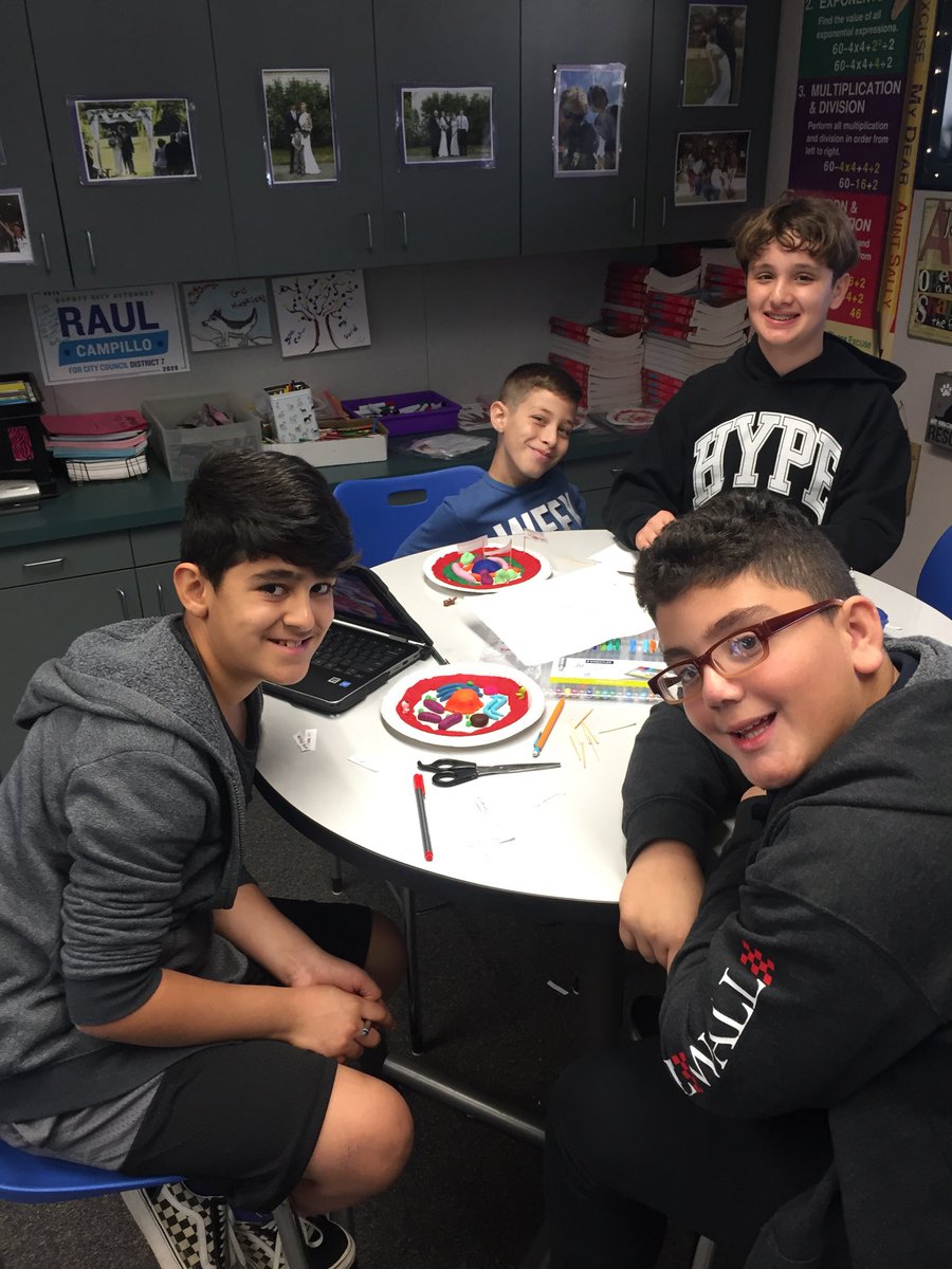 We can build animal cells!  Hands-on learning is the best and fun!!  ⁦<a href="/hillsdalepride/">Hillsdale Middle</a>⁩ ⁦<a href="/CajonValleyUSD/">CajonValleyUSD</a>⁩ #WOW 😄
