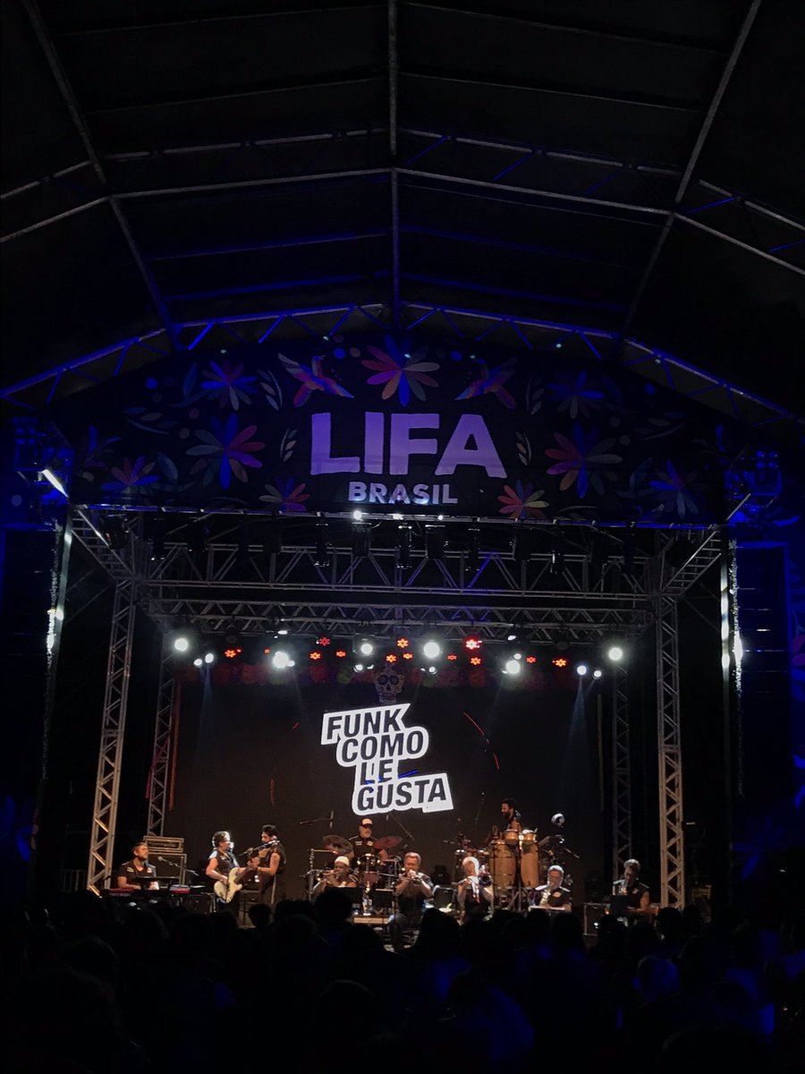 lifamusica's tweet photo. 100% sonido espectacular y majestuosa propuesta mágica/cósmica de los maestros de @funkcomolegusta en #LifaBrasil realizado en el @CCBB_DF . Música brasileña al más alto nivel en #LifaBrasilia #Lifa2019 #LifaMúsica. https://t.co/UG8sKxmc1p