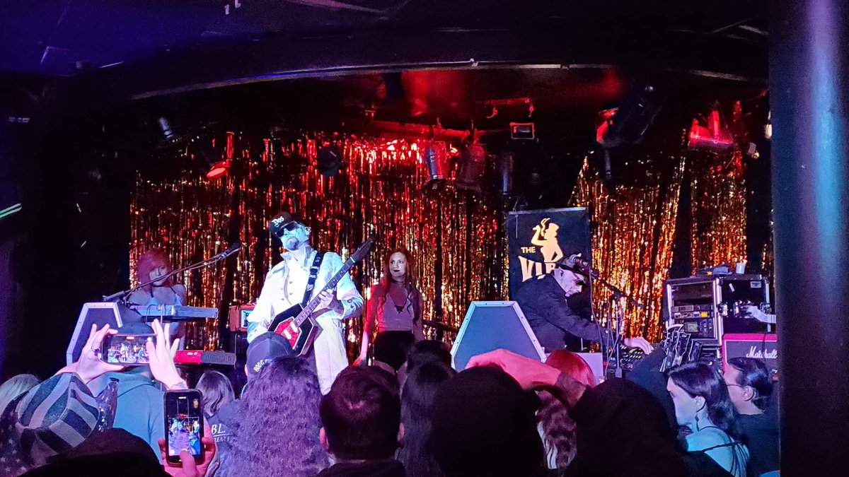 FamousMonsters's tweet photo. Big thanks to @thehaxans @PiggyD and @Ash_Costello for inviting FM to their inaugural show at @theVIPERroom over the weekend! Legendary venue, great openers #Dosferatu, demonic visuals, &amp; rock and roll. See our "Musical Monsters" section in FM #291 for more #horror rockers! https://t.co/dN0CF0p5hG