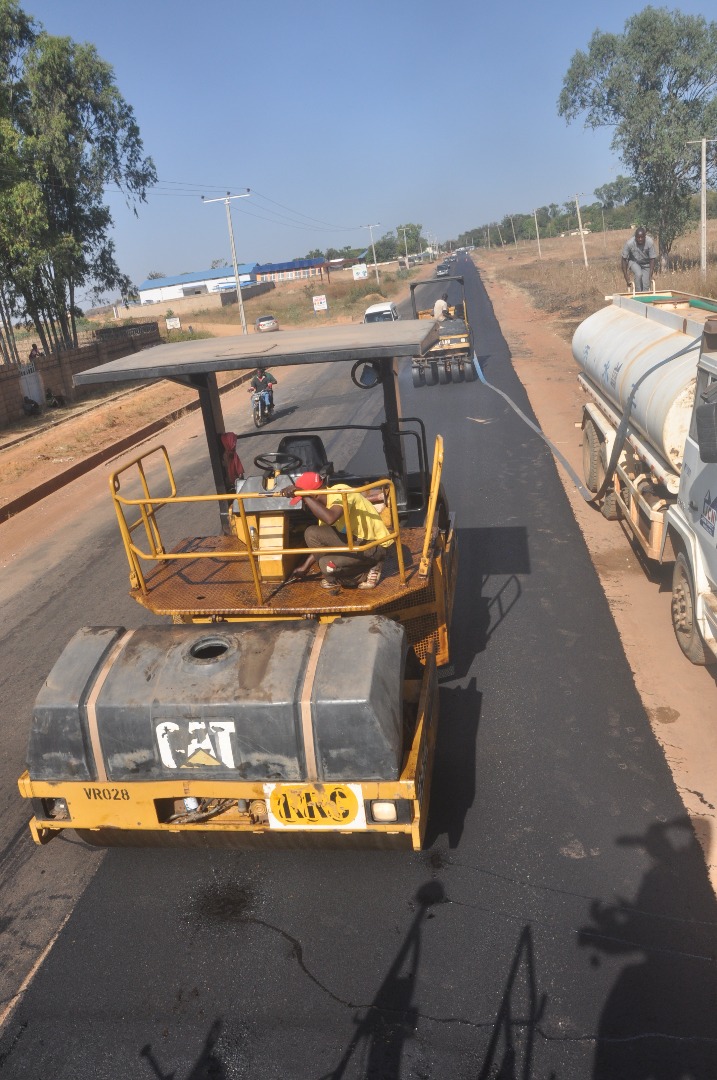 YateghteghSKY's tweet image. It's worthy of notice that citizens can speak out about their concerns with the way the affairs of the state are administered. #OperationZeroPotholes is a timely policy Project in Jos. Kudos to @SimonLalong and ministry of @PlStateGovt for this commendable intervention.