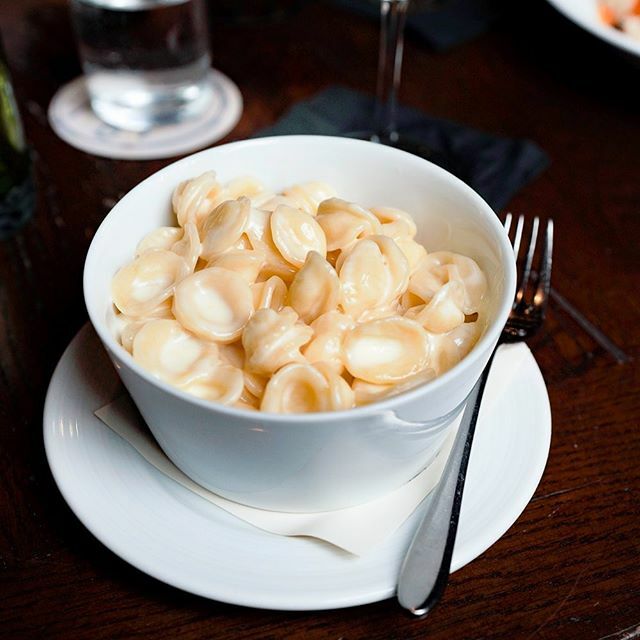 Warm up this evening with our Mac N Cheese!
.
#macncheese #macandcheese #macaroniandcheese #cheese #cheesy warmup #comfortfood #highlandavenue #hollarmill #dinner #havedinner ift.tt/2PwKiNL