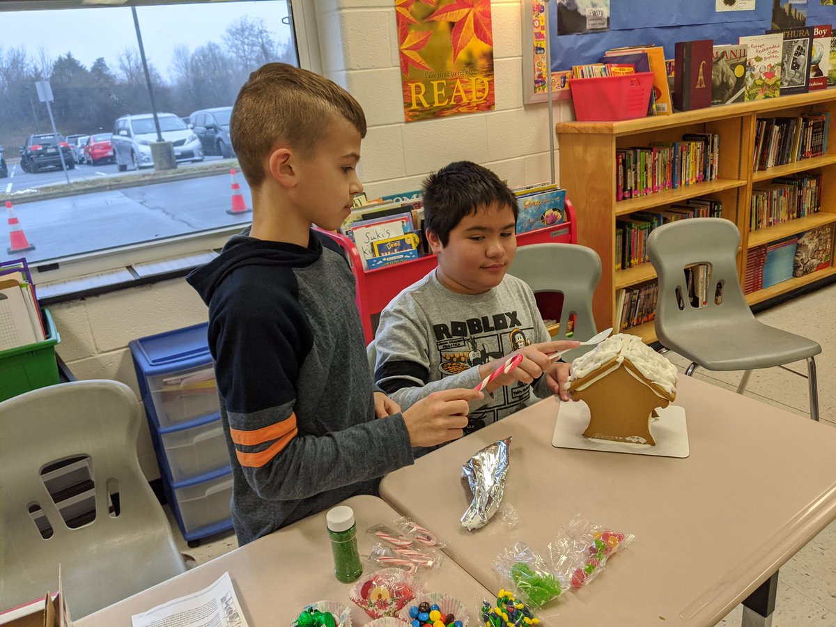 Gilbert4C's tweet photo. Mrs. Schears winter party @FHRRavens1 https://t.co/waOryEi3j4