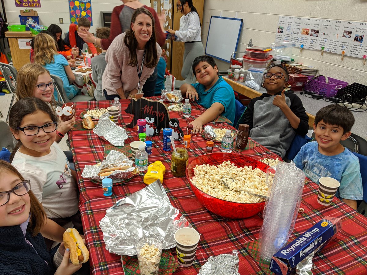 Gilbert4C's tweet photo. Mrs. McDonough's winter party @FHRRavens1 https://t.co/6NqaGJFWLG