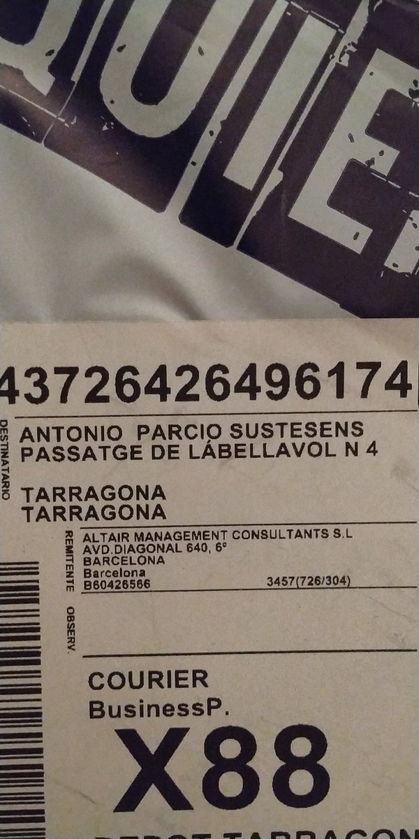 gutsens's tweet photo. Un 10 para el repartidor que ha sabido llegar al sitio erróneo de un destinatario megaerróneo. #oletu https://t.co/RUKG0FQsLr