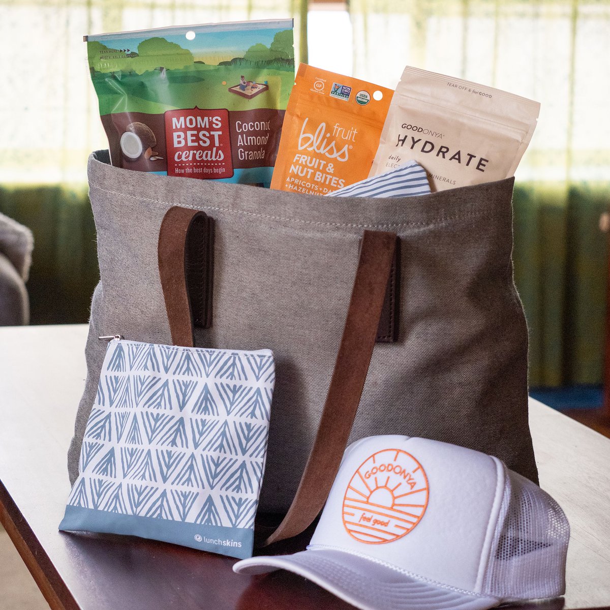 🎉❄ HOLIDAY GIVEAWAY ALERT ❄🎉 What's better than snacks you love? Snacks you love in a really fun lunch bag! We’ve teamed up with our friends at <a href="/MomsBestCereal/">Mom's Best Cereals</a>, <a href="/GOODONYAorganic/">GOODONYA® Organic</a>, and <a href="/lunchskinsbags/">LunchSkins</a> to bring you this Giveaway. ⭐️
Enter Here >> buff.ly/2M3Iytt