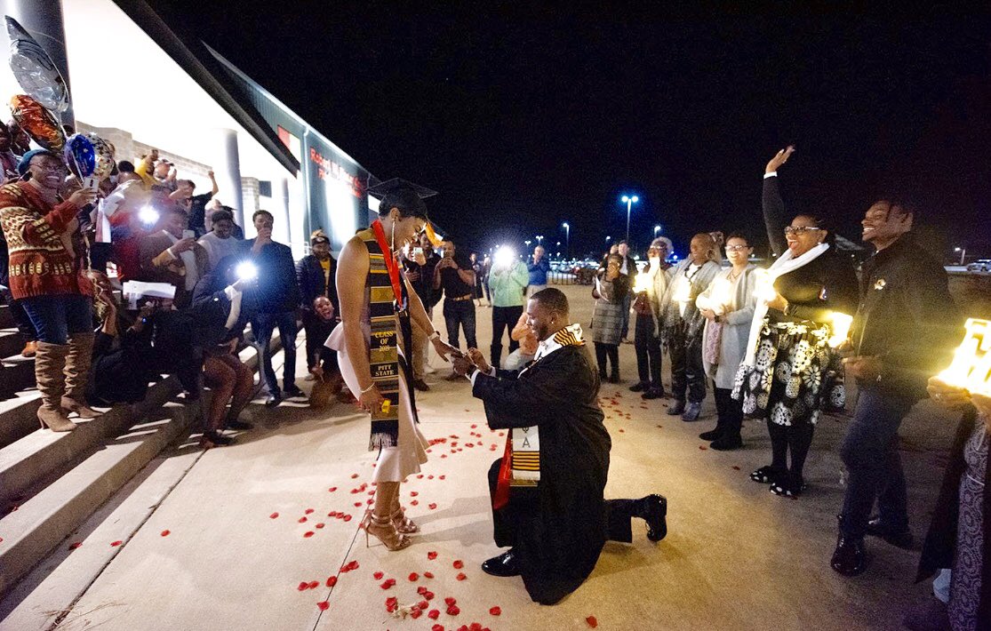 dedwards_32's tweet image. Best. Weekend. Ever 💍👨🏾‍🎓
#gradszn #HappilyEverEdwards #MooreNoMore 
Wedding dates coming soon❣️ Thank you to EACH and EVERY one of you. I can’t express my gratitude enough