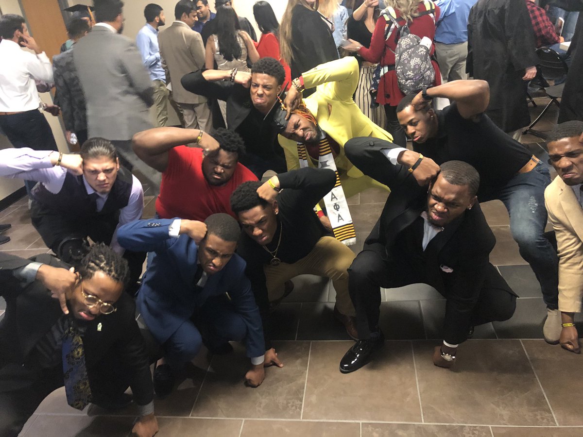 dedwards_32's tweet image. Best. Weekend. Ever 💍👨🏾‍🎓
#gradszn #HappilyEverEdwards #MooreNoMore 
Wedding dates coming soon❣️ Thank you to EACH and EVERY one of you. I can’t express my gratitude enough