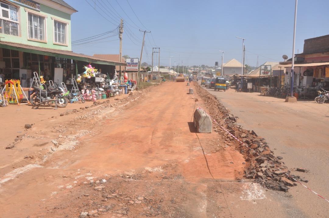 Tech__Diva's tweet photo. @plateauminswork has done alot lately through the administration of @simonlan to make our roads motorable again!
If @plateauminswork is yet to reach your area, here's an opportunity to mention them:
#OperationZeroPothole https://t.co/CoY2glXaKJ