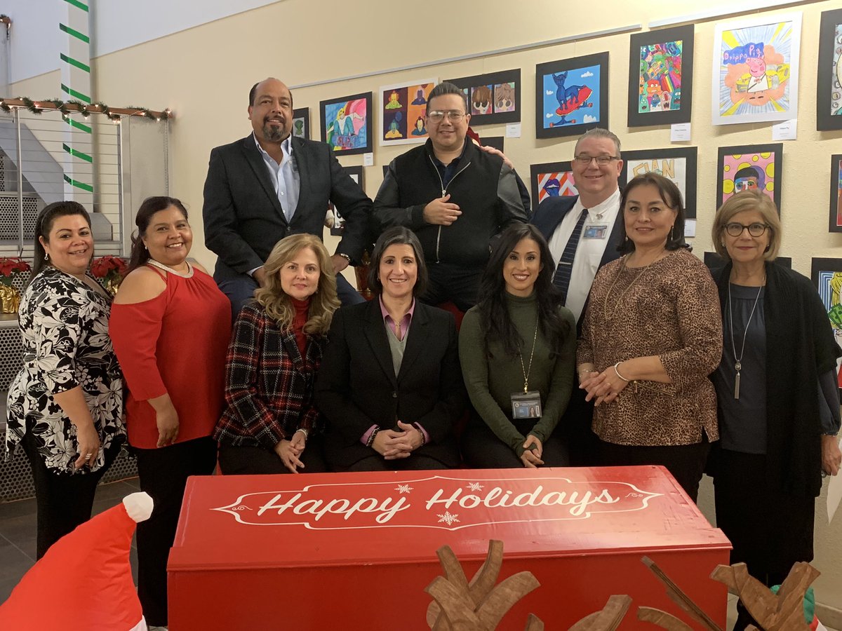 Happy Holidays from the Department of State and Federal Programs and our incomparable Chief Academic Officer, @SISD_CI! We wish all of #TeamSISD the best holiday break-please enjoy your family and friends and be safe! #TheBestDistrictOnThePlanet