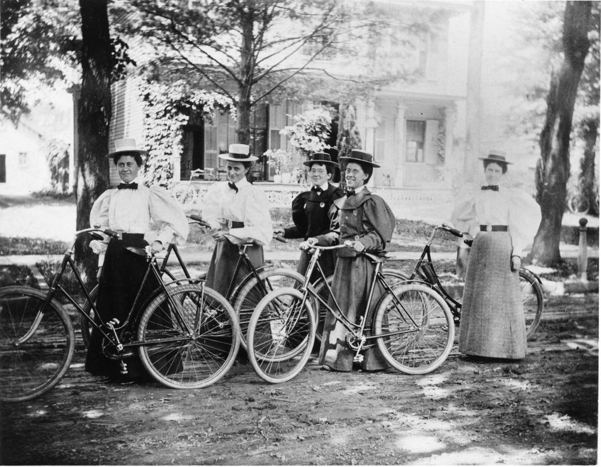 116 years ago today, two League members made history: the Wright brothers took flight in the first airplane. 

Biking was a passion for their sister Katherine (far right), too, who managed their bike shop and so much more! Join us in forging new history: bikeleague.org/join