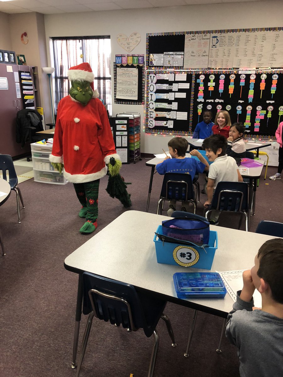 MCummings41's tweet photo. The grinch stopped by! @McClendonBraves @communityisd https://t.co/y8WESbQU32