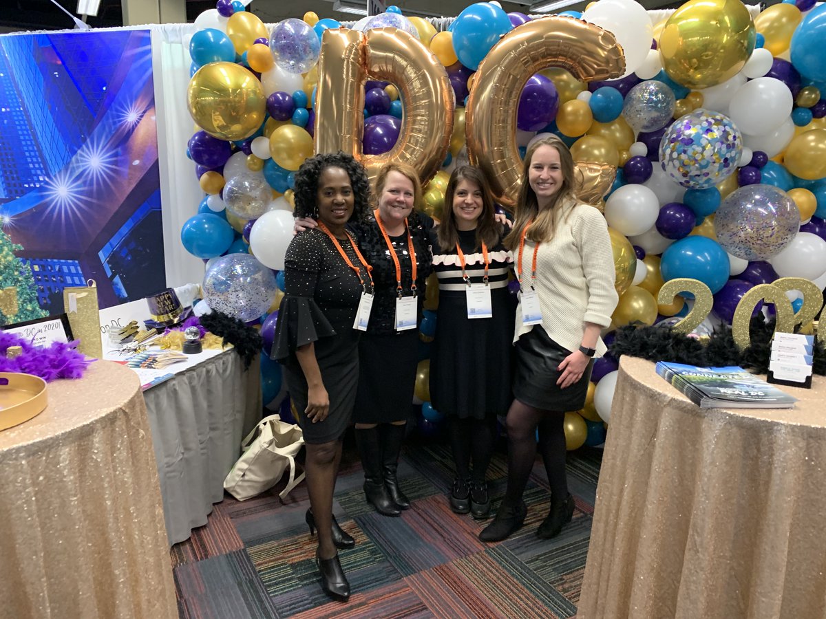 MeetAlexVA's tweet photo. Great business exchange during @AssocForumβs 2019 Holiday Showcase in Chicago. #WEareForum #HS19 https://t.co/nmHA8SvaoU