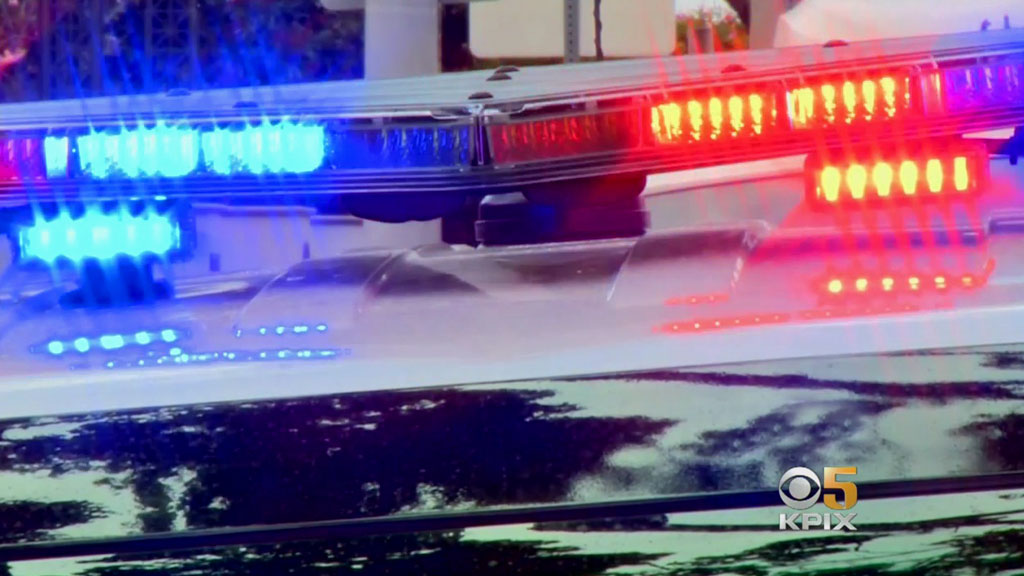 KPIXtv's tweet image. 7 suffer minor to moderate injuries in #SanFrancisco crash near #LakeMerced cbsloc.al/2S1JEcT