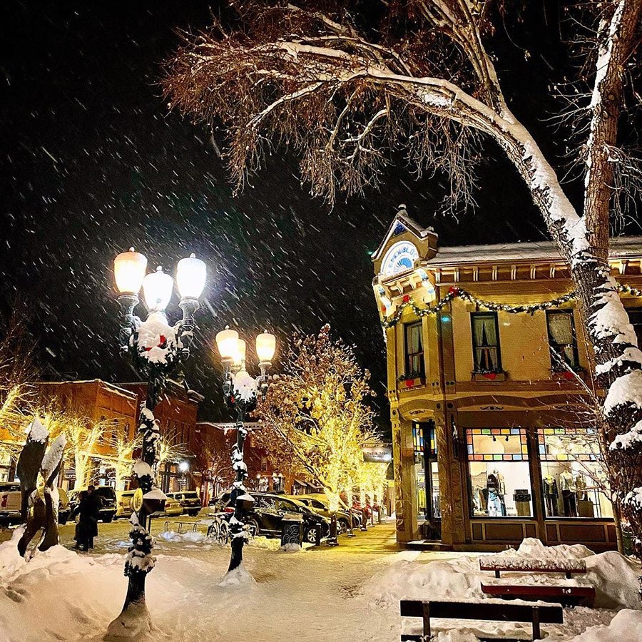 Aspen day to night. Which one is your favorite scene? 📸: <a href="/rgd3/">RGD3</a>