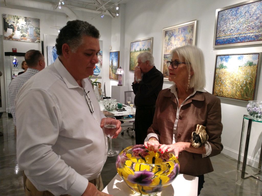 OnessimoFineArt's tweet photo. What a fantastic opening for our show last week with Samir Sammoun, Laura Lacambra Shubert and Daniel Lotton.  See all their works on exhibit now.

#samirsammoun #lauralacambrashubert #daniellotton #fineart #glassart #impressionistic #pgacommons https://t.co/KTa2ZxzJgP