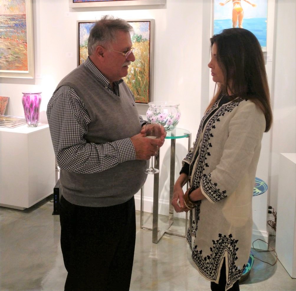 OnessimoFineArt's tweet photo. What a fantastic opening for our show last week with Samir Sammoun, Laura Lacambra Shubert and Daniel Lotton.  See all their works on exhibit now.

#samirsammoun #lauralacambrashubert #daniellotton #fineart #glassart #impressionistic #pgacommons https://t.co/KTa2ZxzJgP