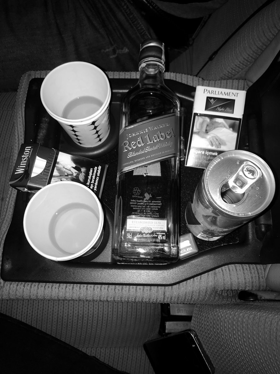 mkurt_17's tweet photo. 🥃 🚬 https://t.co/hsMMJs3YHG