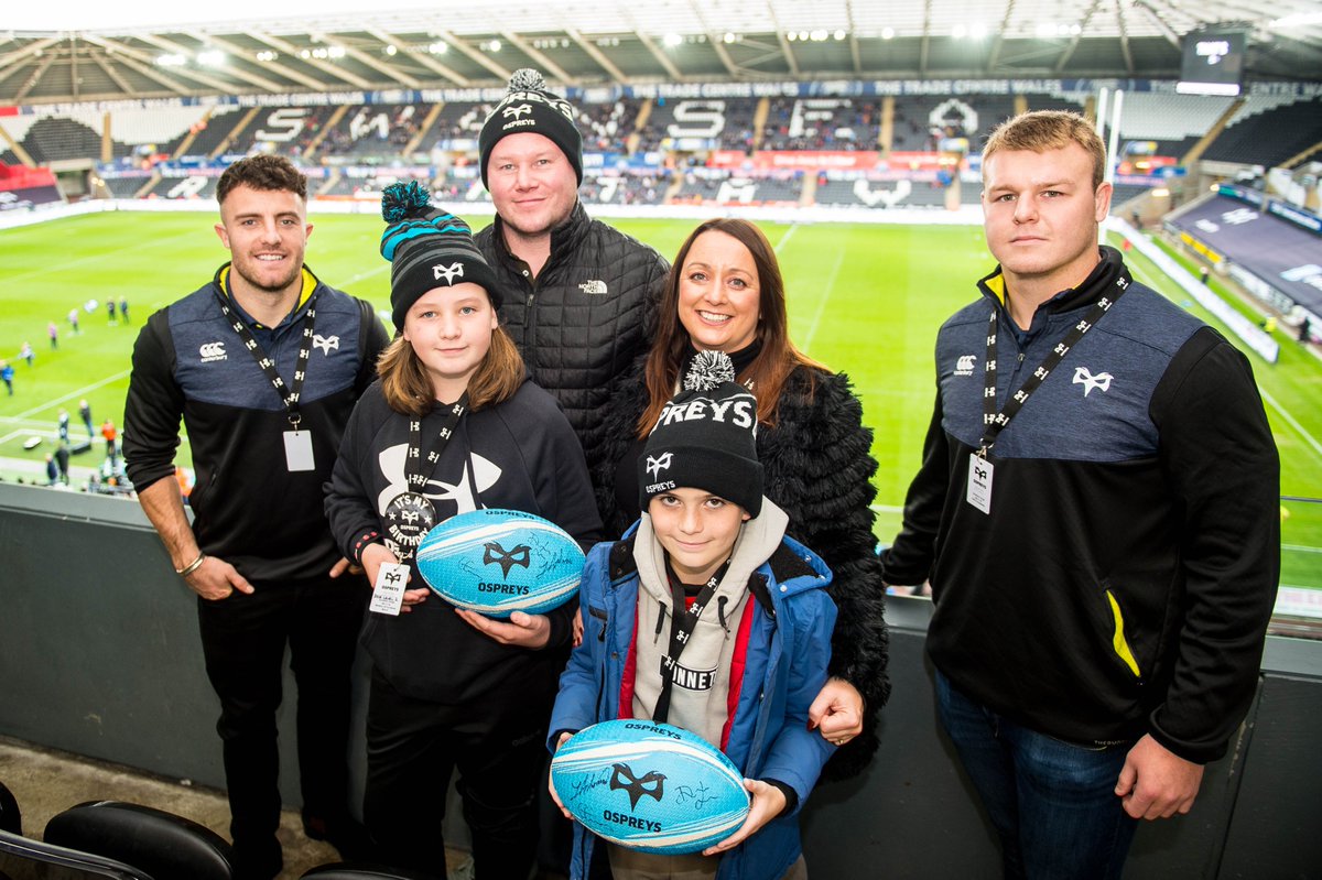ospreys's tweet photo. Want to watch this weekend's game against @cardiff_blues from the Best Seat in the House? 

Well now you can! Thanks to our valued premium partners @MinofFurniture 💪🏉

All you have to do is retweet this tweet to be in with a chance of winning! 
Good luck! 
#ItsInOurDNA https://t.co/3AJwFpPtjs