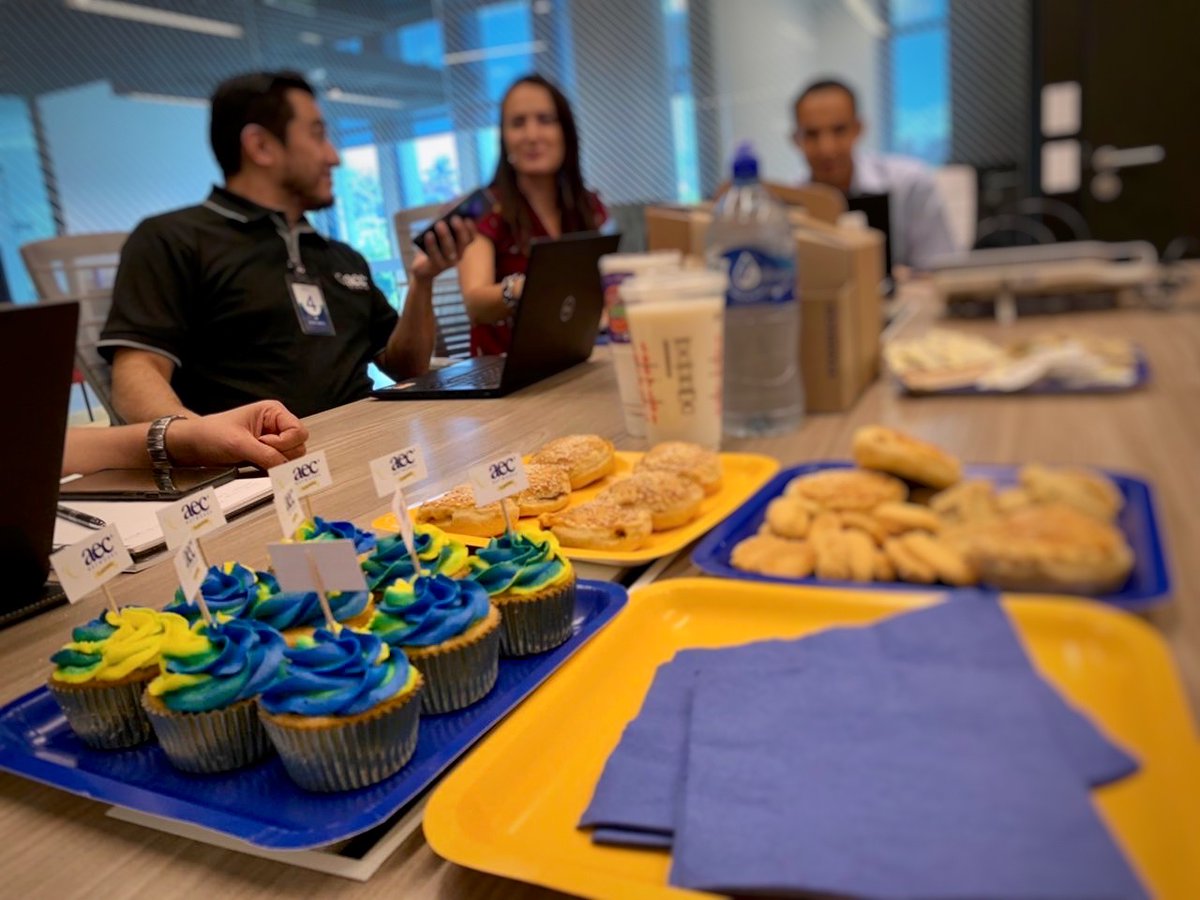 aecnetworks's tweet image. ¡El éxito de nuestros clientes determina el éxito de nuestra empresa!  Nuestro equipo de "Éxito del Cliente" celebrando con nuestro cliente el cierre de un proyecto exitoso. #CustomerSuccessTeam

#AECNetworks
#SuConsultorDeConfianza
