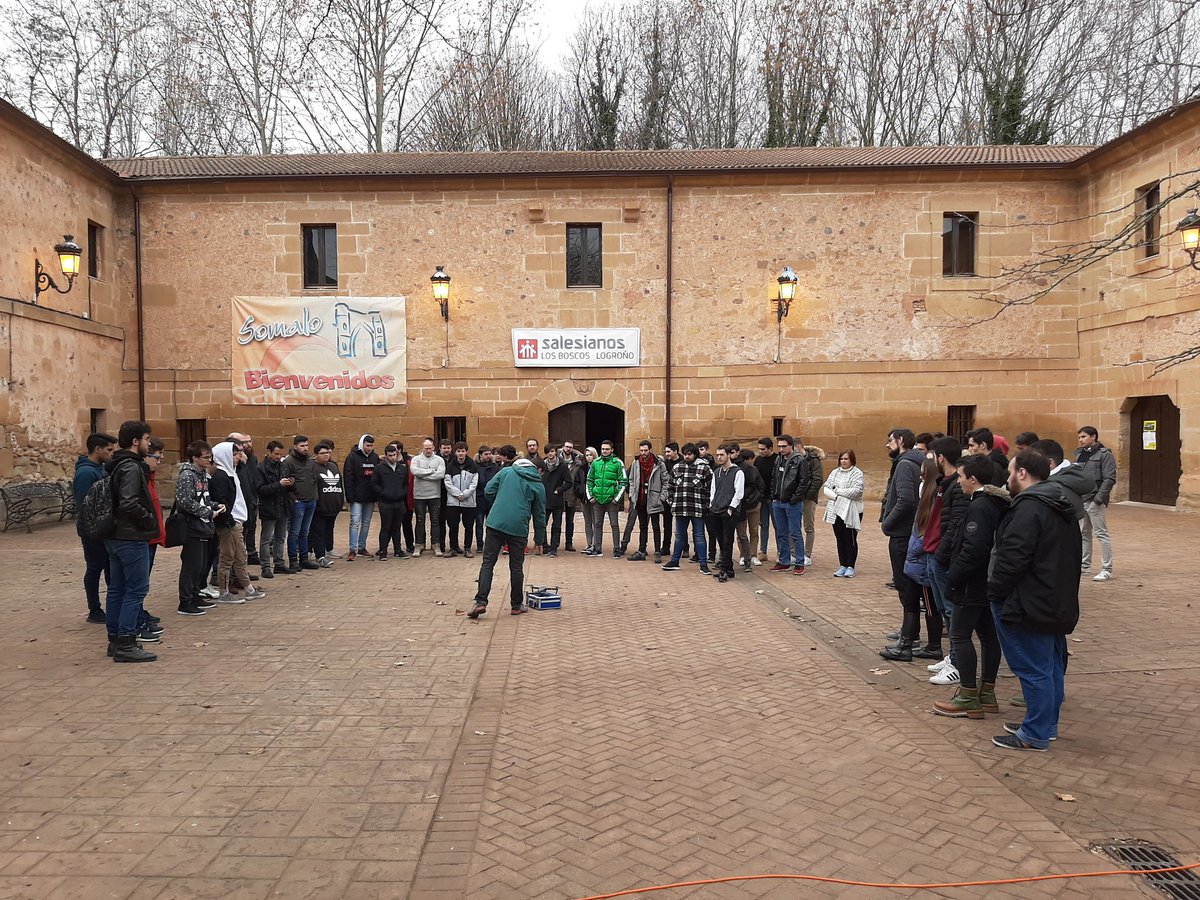 carlosprieto71's tweet photo. El balance después de un día intenso donde se ha fusionado la formación, el compañerismo y la diversión, no puede ser más positivo. Gracias a los patrocinadores,  colaboradores y ponentes de lujo que nos han acompañado @garnicaplywood @Bosonit @empresa_rioja  @AERTIC  @ticandbot https://t.co/SpS5wCrFW9
