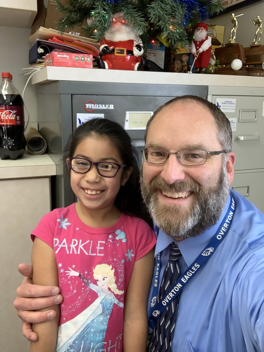 principaleagle1's tweet photo. Happy early 1/2 Birthday to Krysthal! @OvertonEagles &amp; @arp_nic let’s make her day #AWESOME! #WeROverton #SummerBirthday https://t.co/JLeYiztRwn